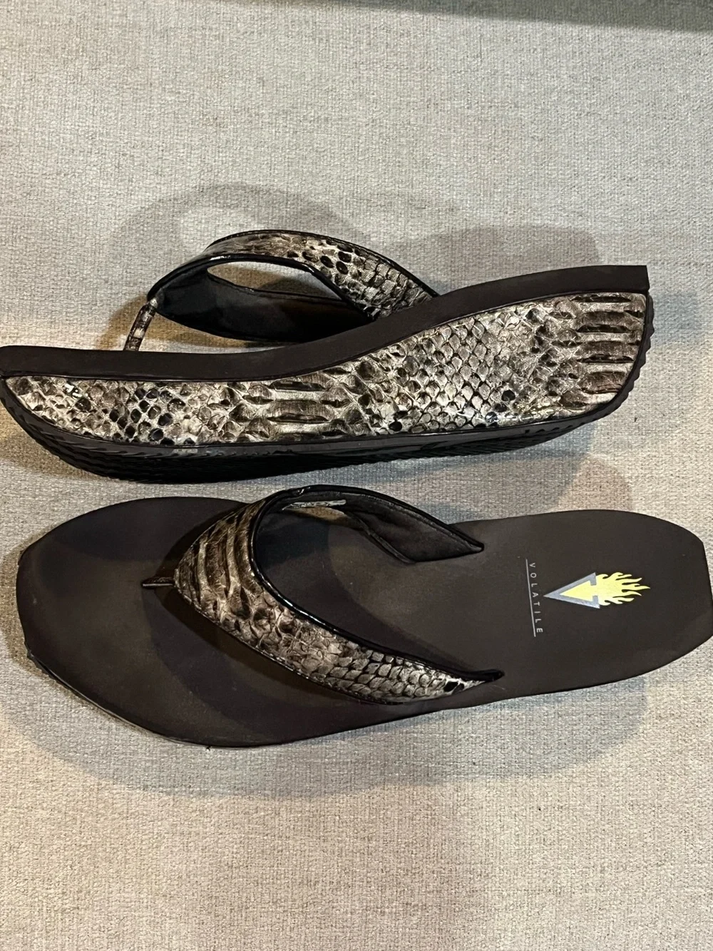 Volatile Snakeskin Print Sandals Size 9